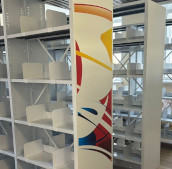 Брендированные стеллажи: индивидуальный стиль для вашего пространства